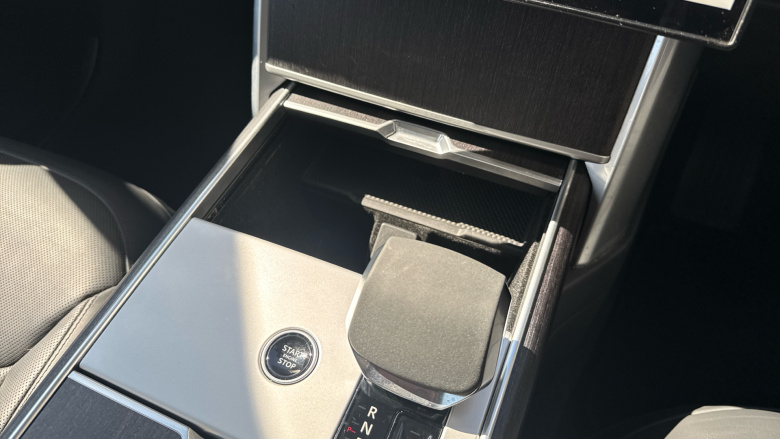 Land Rover Range Rover 3.0 D300 SE 4dr Auto Diesel Estate